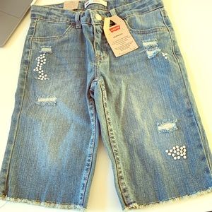 Levis Bermuda size 12 Brand new